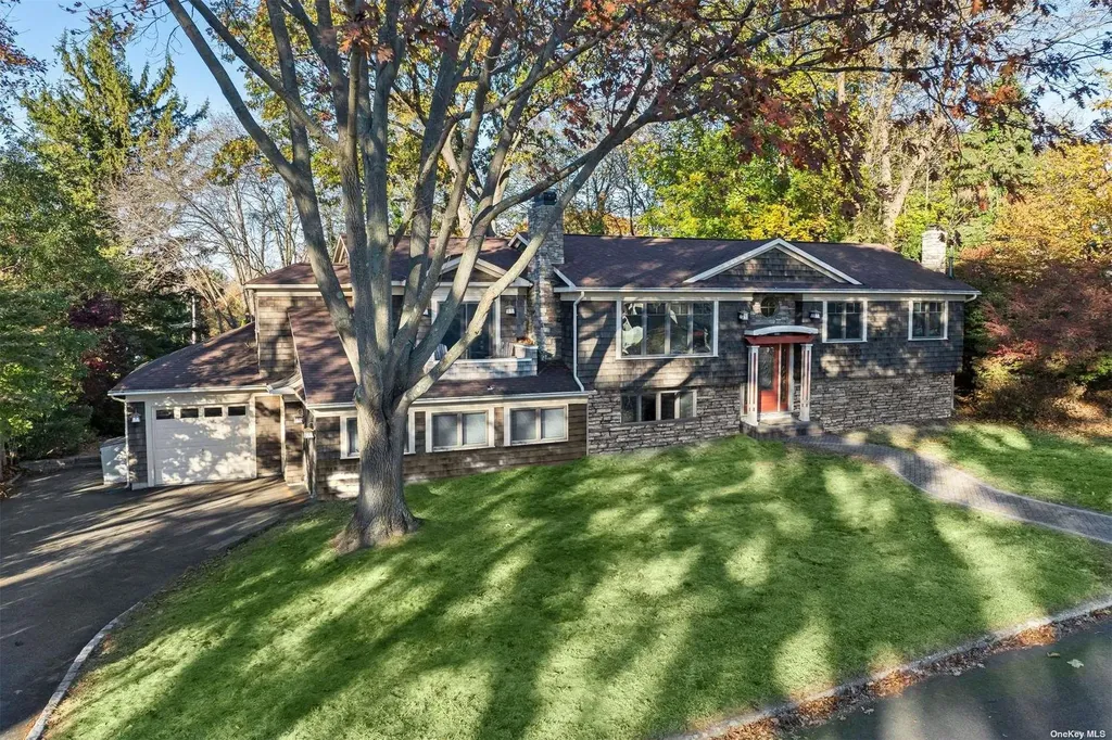 10 Devon Place Northport NY 11768
