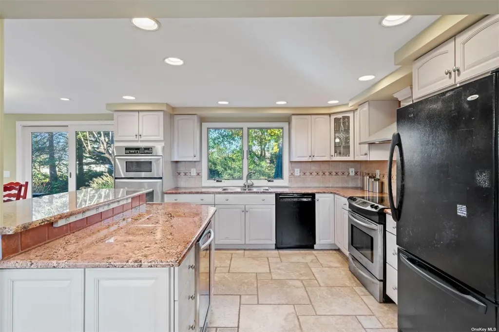10 Devon Place Northport NY 11768