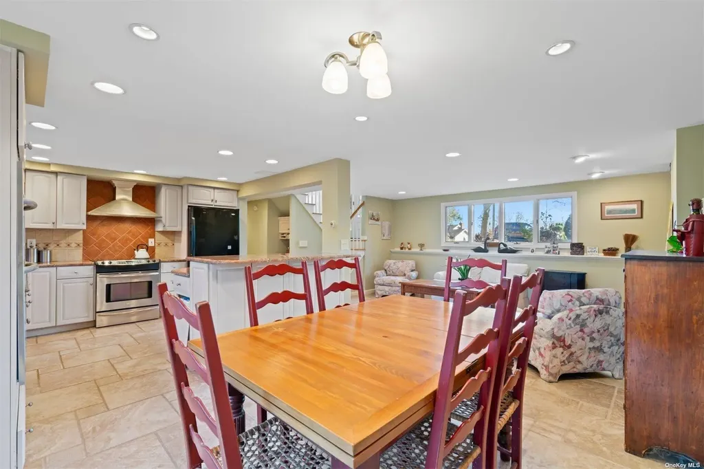 10 Devon Place Northport NY 11768
