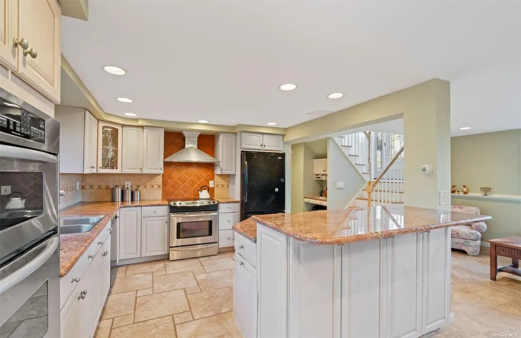 10 Devon Place Northport NY 11768