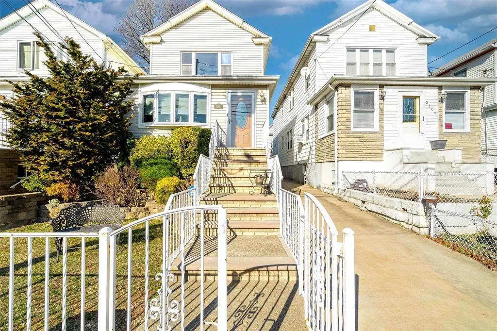 3163 Rawlins Avenue Bronx NY 10465