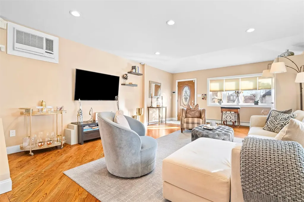 3163 Rawlins Avenue Bronx NY 10465