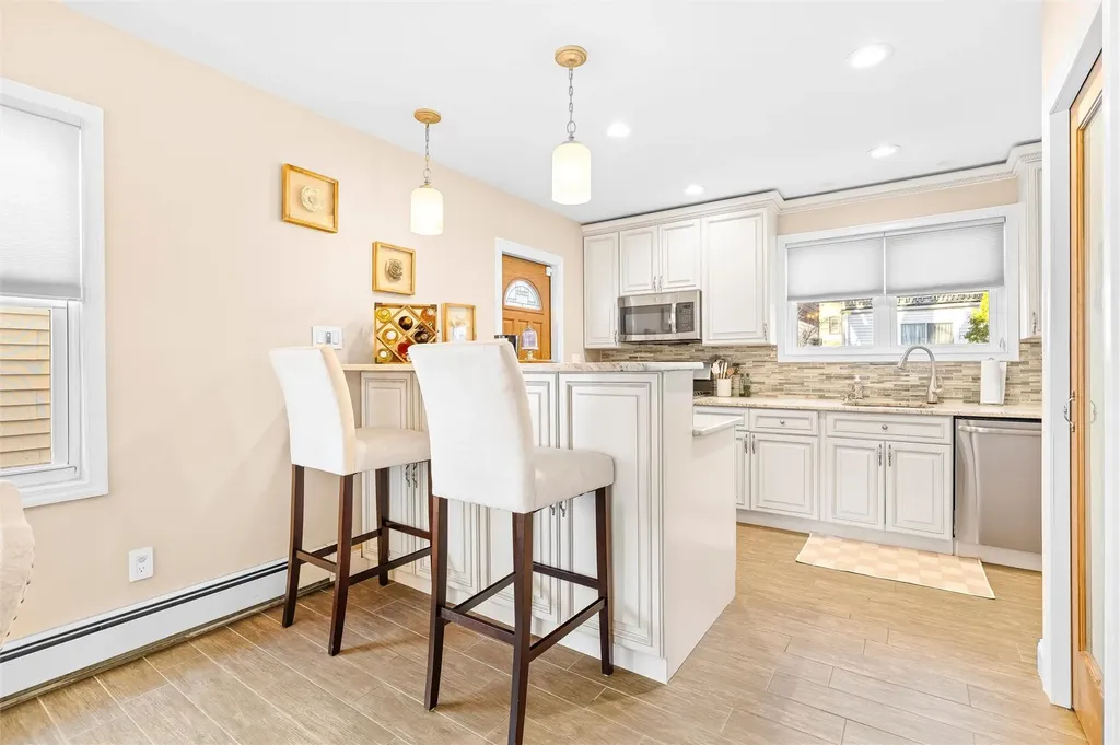 3163 Rawlins Avenue Bronx NY 10465