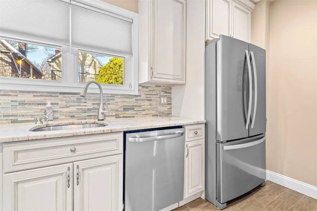 3163 Rawlins Avenue Bronx NY 10465