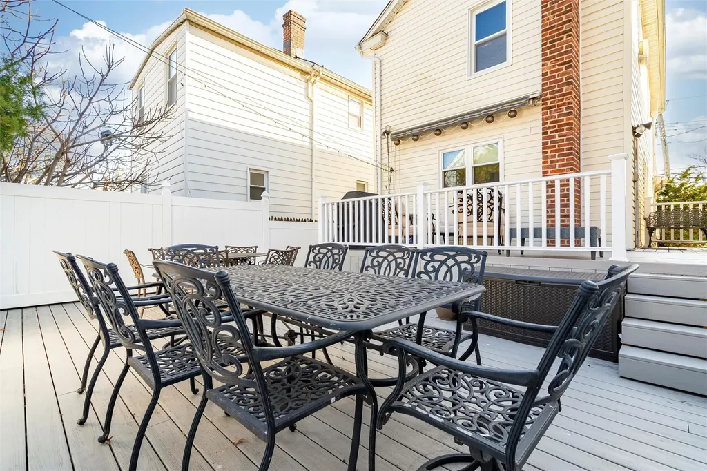 3163 Rawlins Avenue Bronx NY 10465