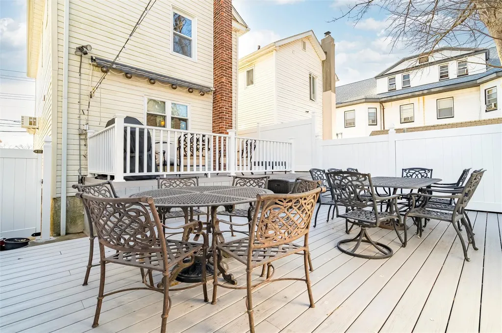 3163 Rawlins Avenue Bronx NY 10465