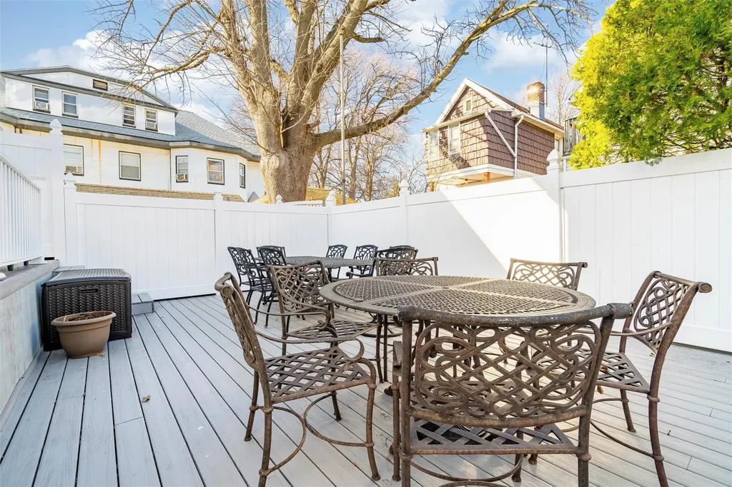 3163 Rawlins Avenue Bronx NY 10465