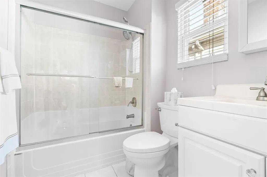 3163 Rawlins Avenue Bronx NY 10465