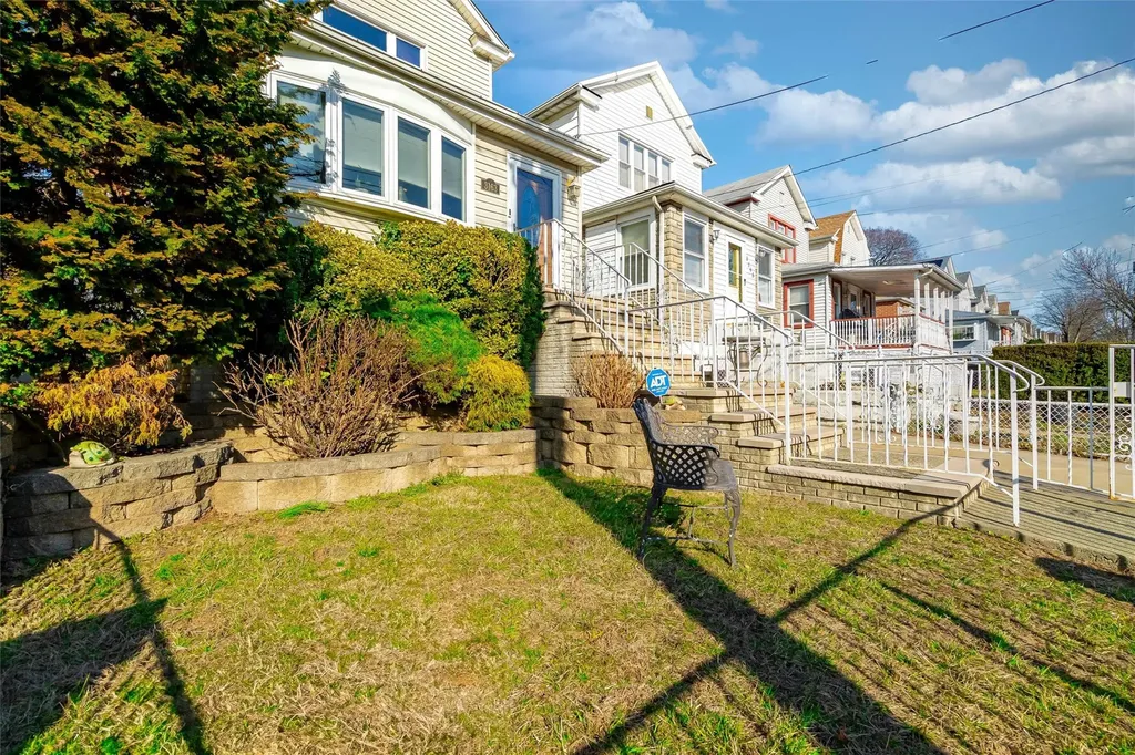 3163 Rawlins Avenue Bronx NY 10465