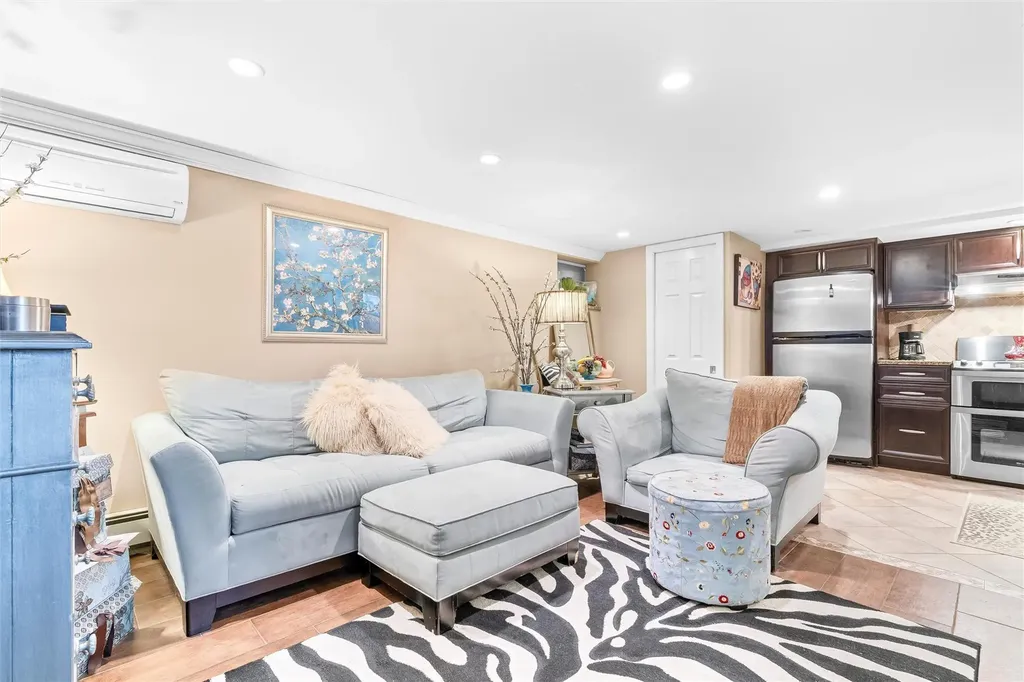 3163 Rawlins Avenue Bronx NY 10465