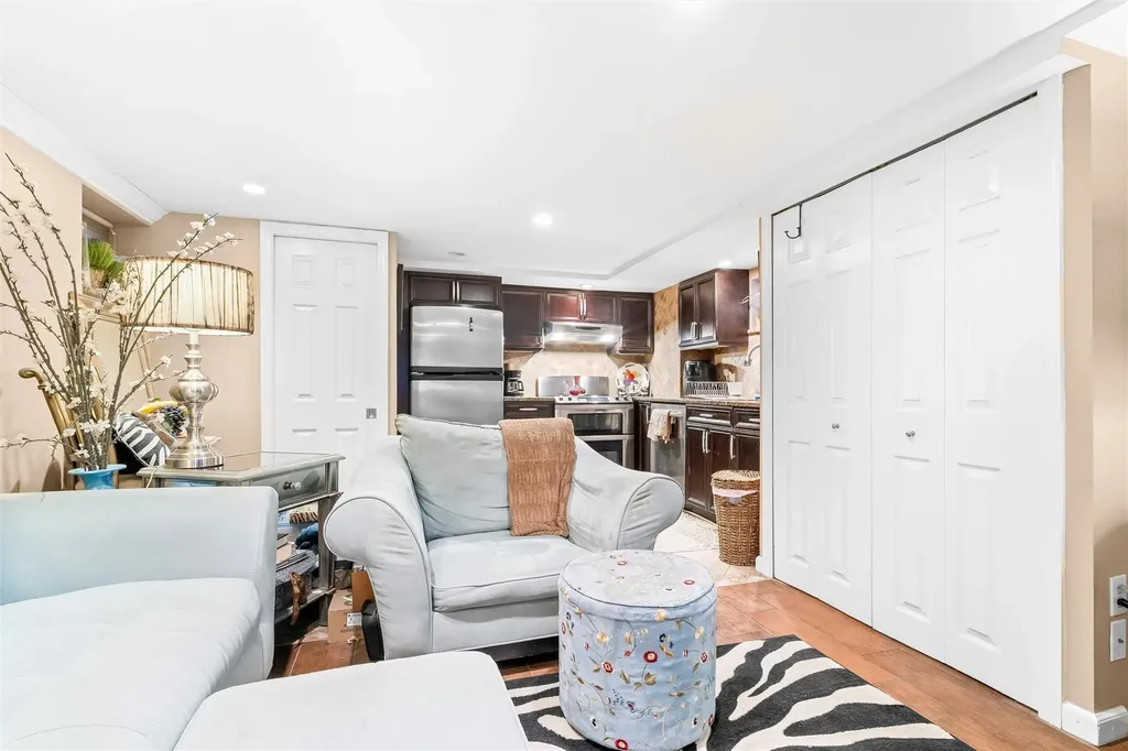 3163 Rawlins Avenue Bronx NY 10465