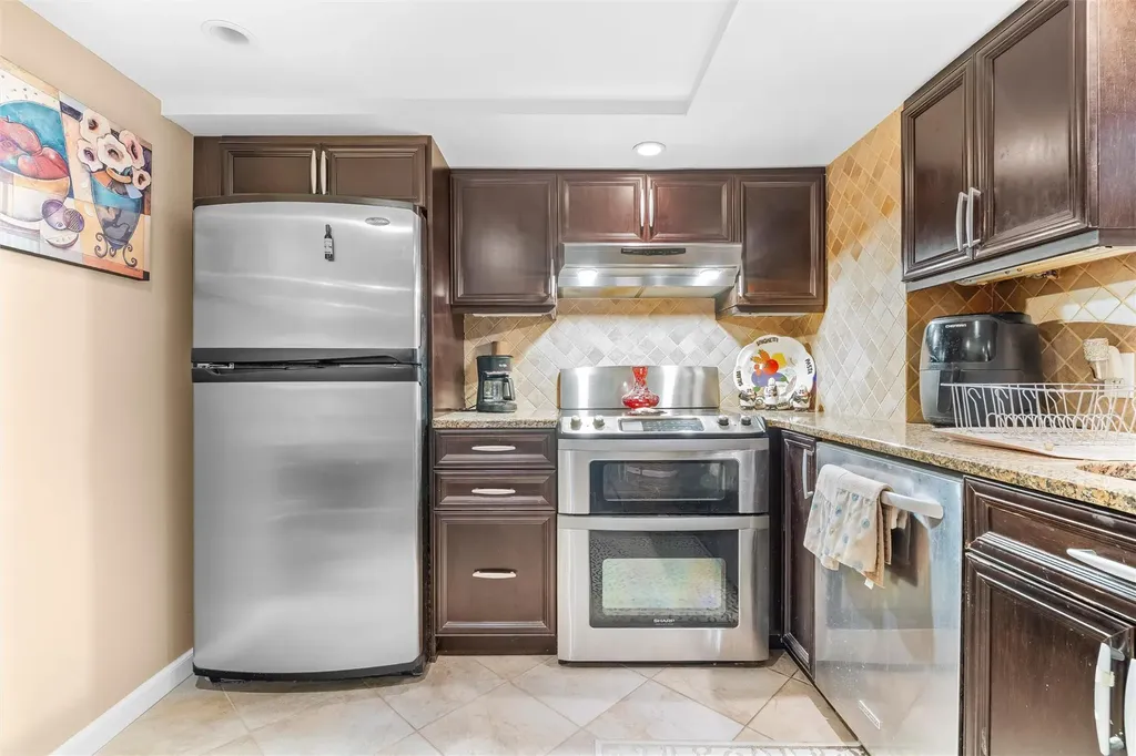 3163 Rawlins Avenue Bronx NY 10465