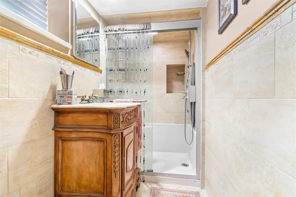 3163 Rawlins Avenue Bronx NY 10465