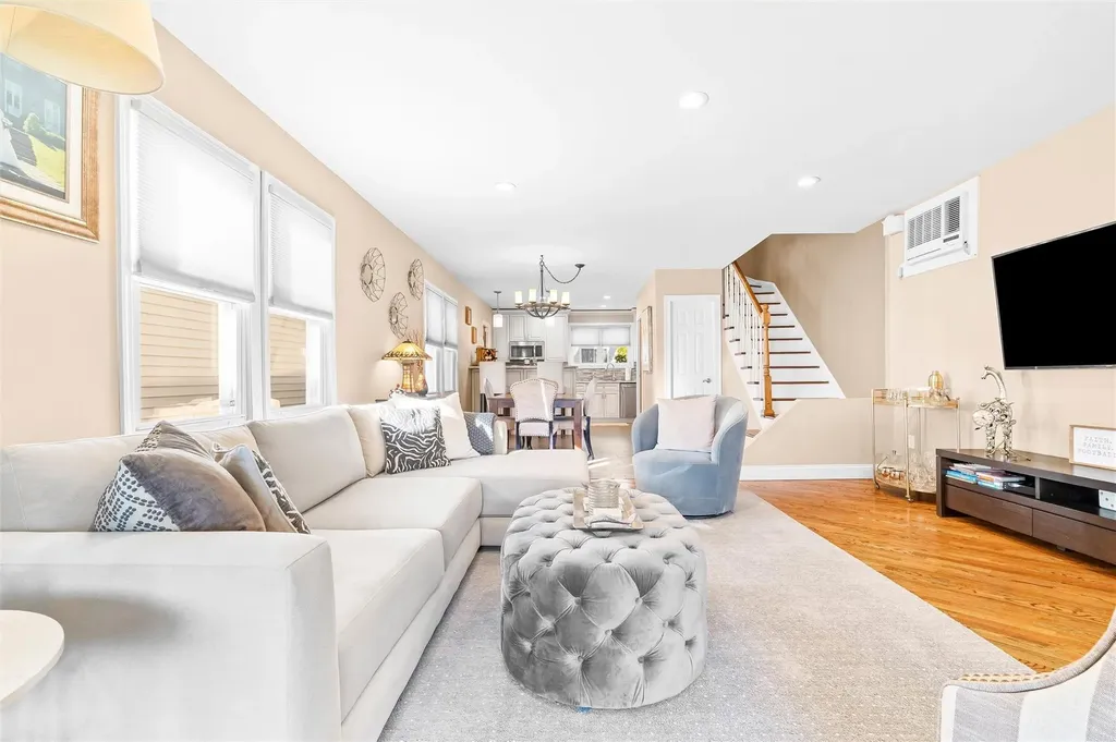 3163 Rawlins Avenue Bronx NY 10465