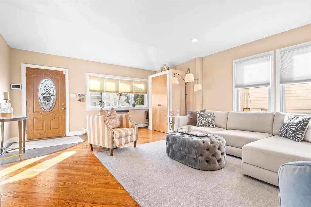 3163 Rawlins Avenue Bronx NY 10465