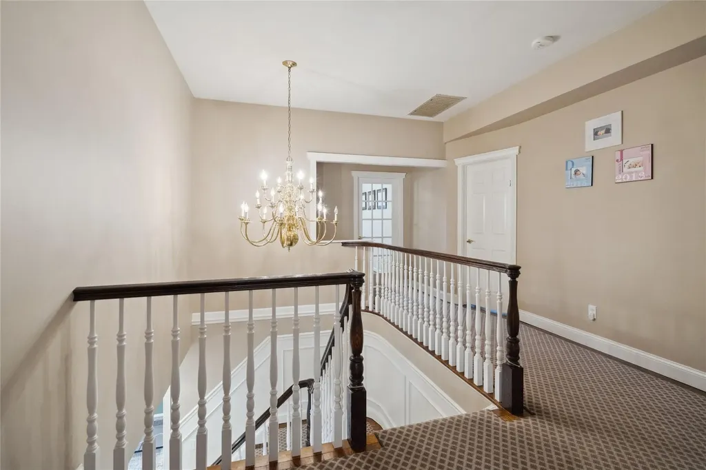 9 Suncrest Drive Dix Hills NY 11746
