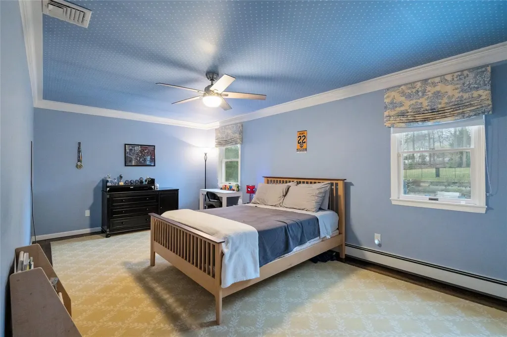 9 Suncrest Drive Dix Hills NY 11746