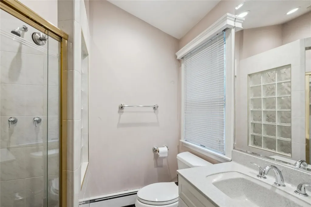 9 Suncrest Drive Dix Hills NY 11746