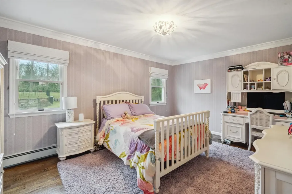 9 Suncrest Drive Dix Hills NY 11746