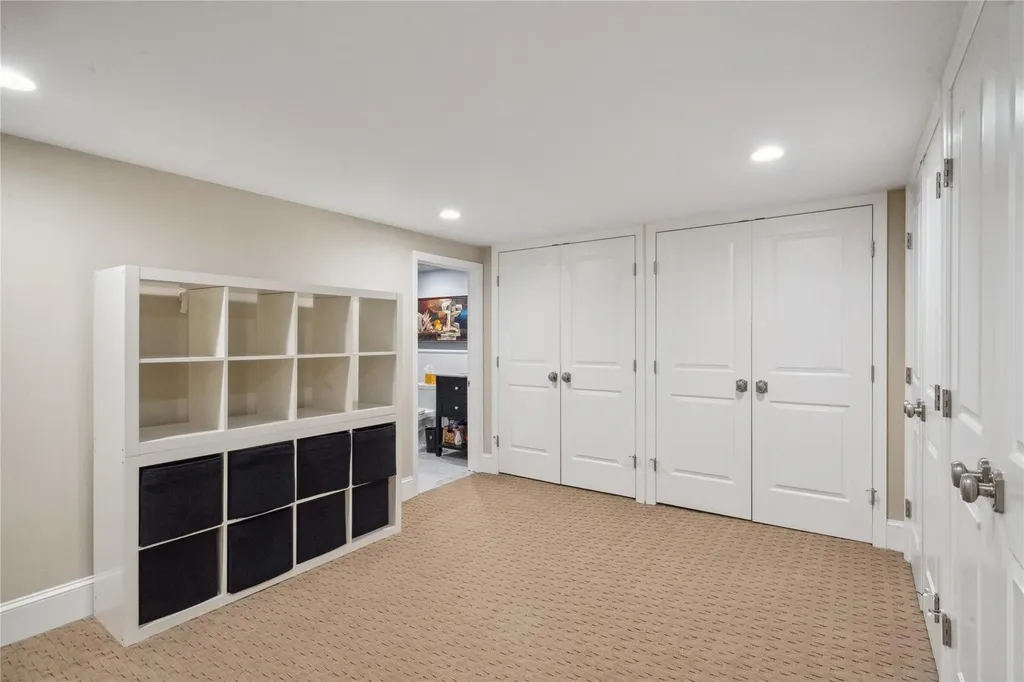 9 Suncrest Drive Dix Hills NY 11746