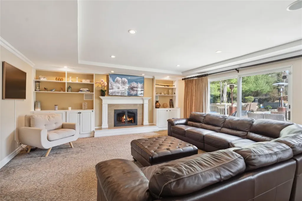 9 Suncrest Drive Dix Hills NY 11746