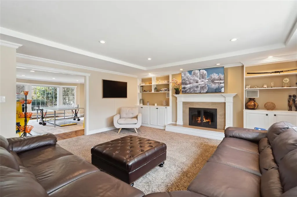 9 Suncrest Drive Dix Hills NY 11746
