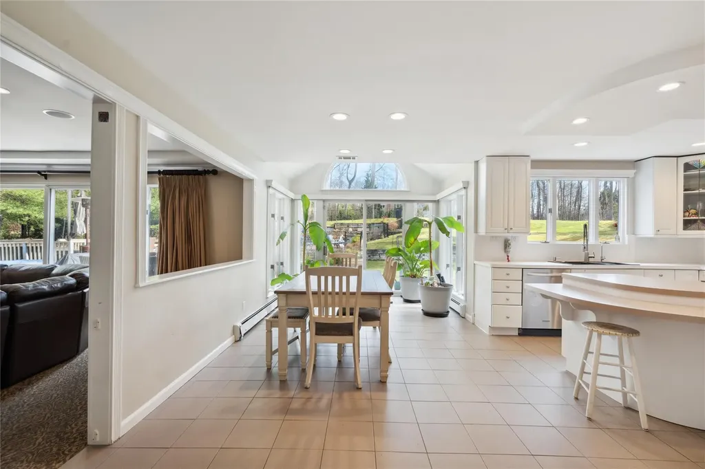 9 Suncrest Drive Dix Hills NY 11746