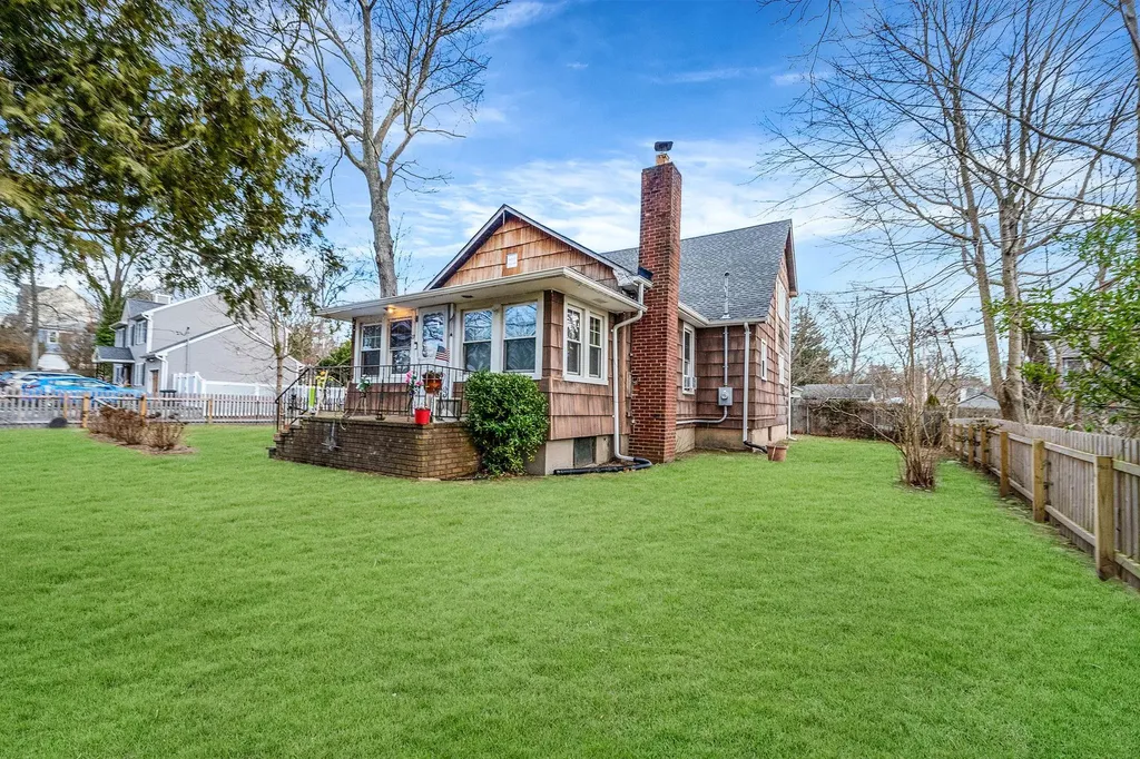 27 Odin Road Rocky Point NY 11778