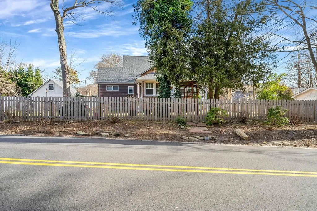 27 Odin Road Rocky Point NY 11778