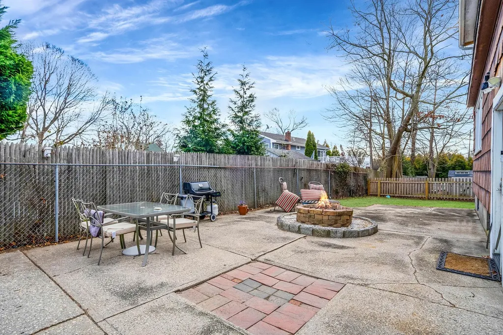 27 Odin Road Rocky Point NY 11778