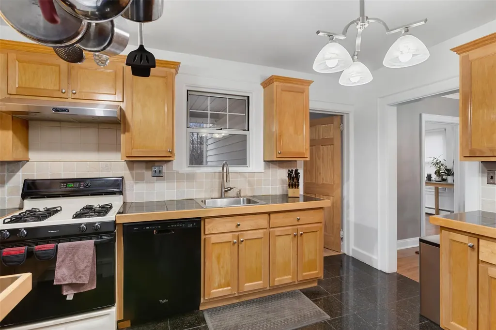 7 Newcomb Place White Plains NY 10606