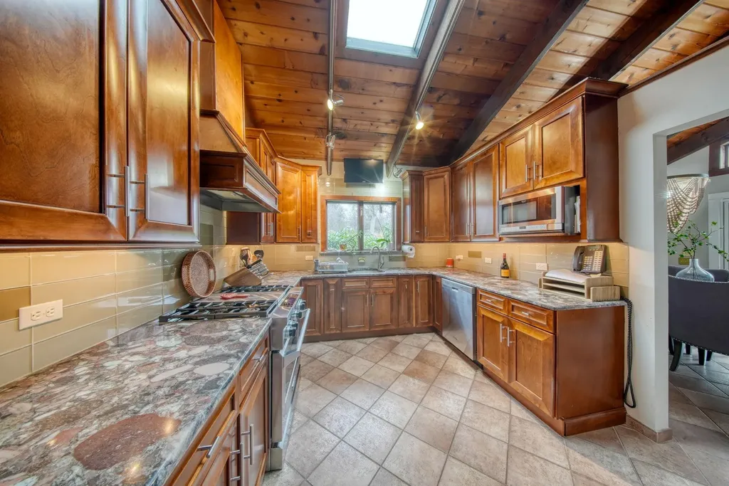 23 Fox Road Florida NY 10921