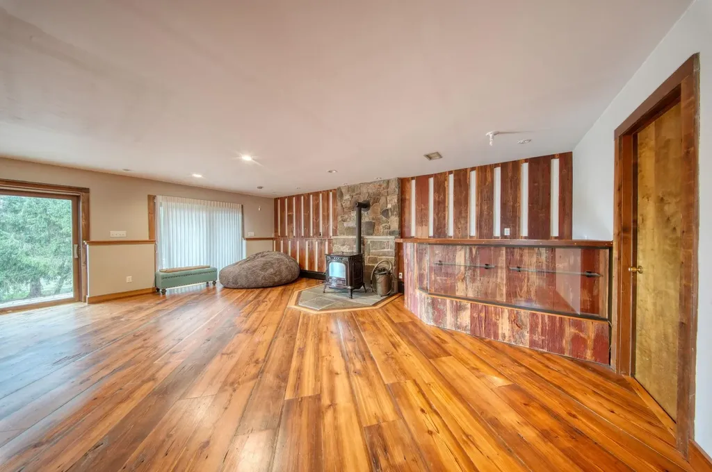 23 Fox Road Florida NY 10921