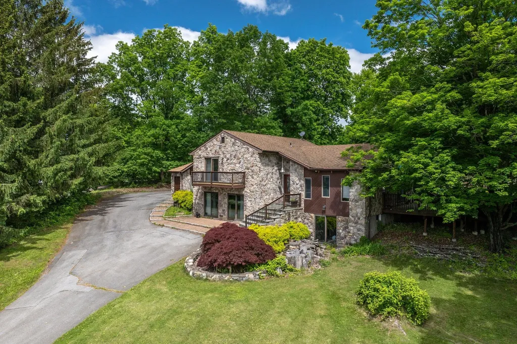 23 Fox Road Florida NY 10921