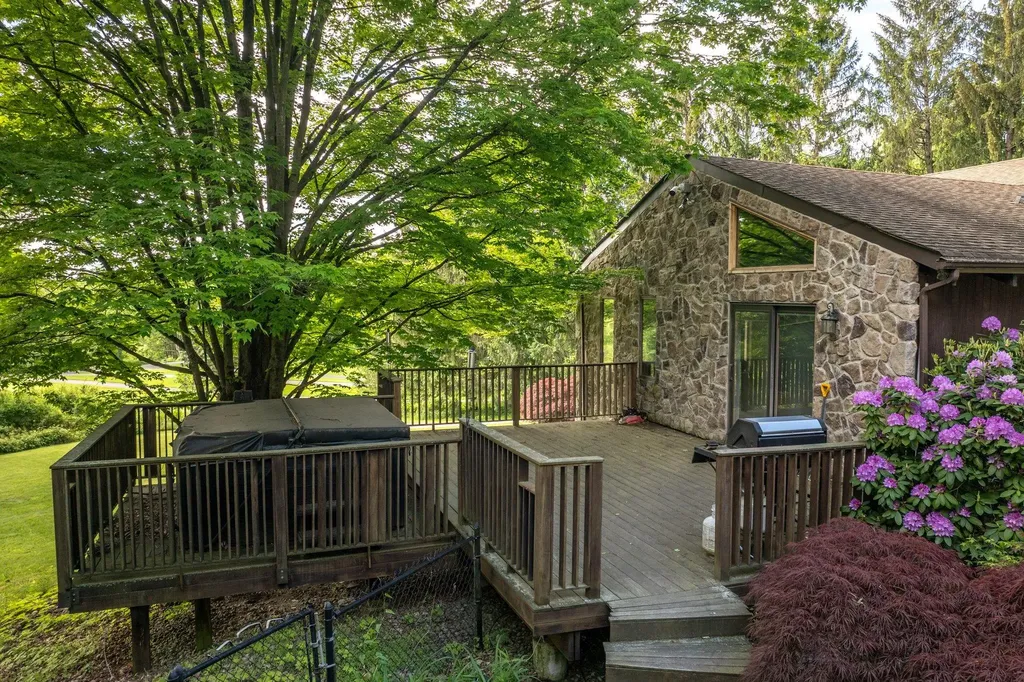 23 Fox Road Florida NY 10921