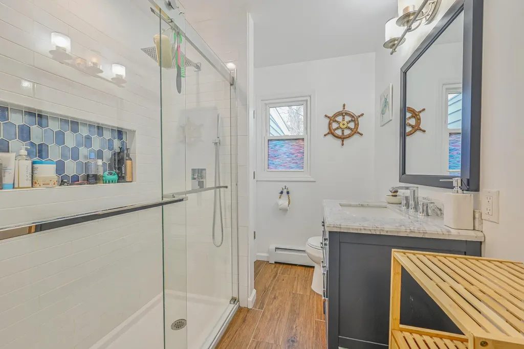 8 Lonscreek Place Mastic Beach NY 11951