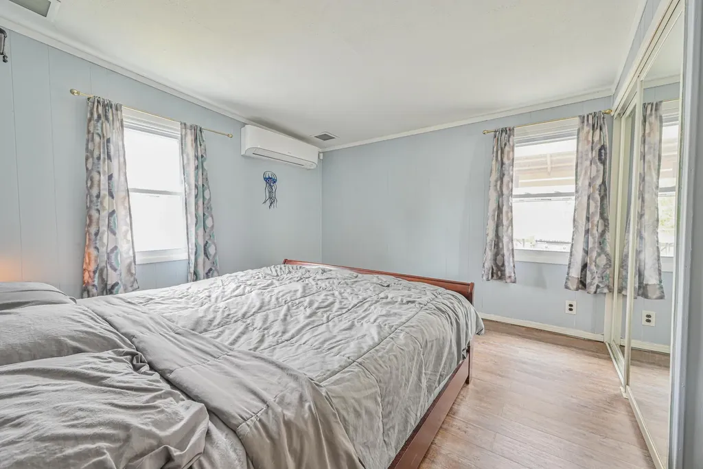 8 Lonscreek Place Mastic Beach NY 11951