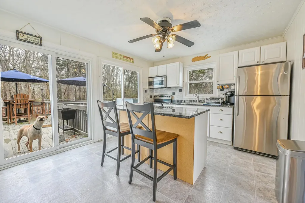 8 Lonscreek Place Mastic Beach NY 11951