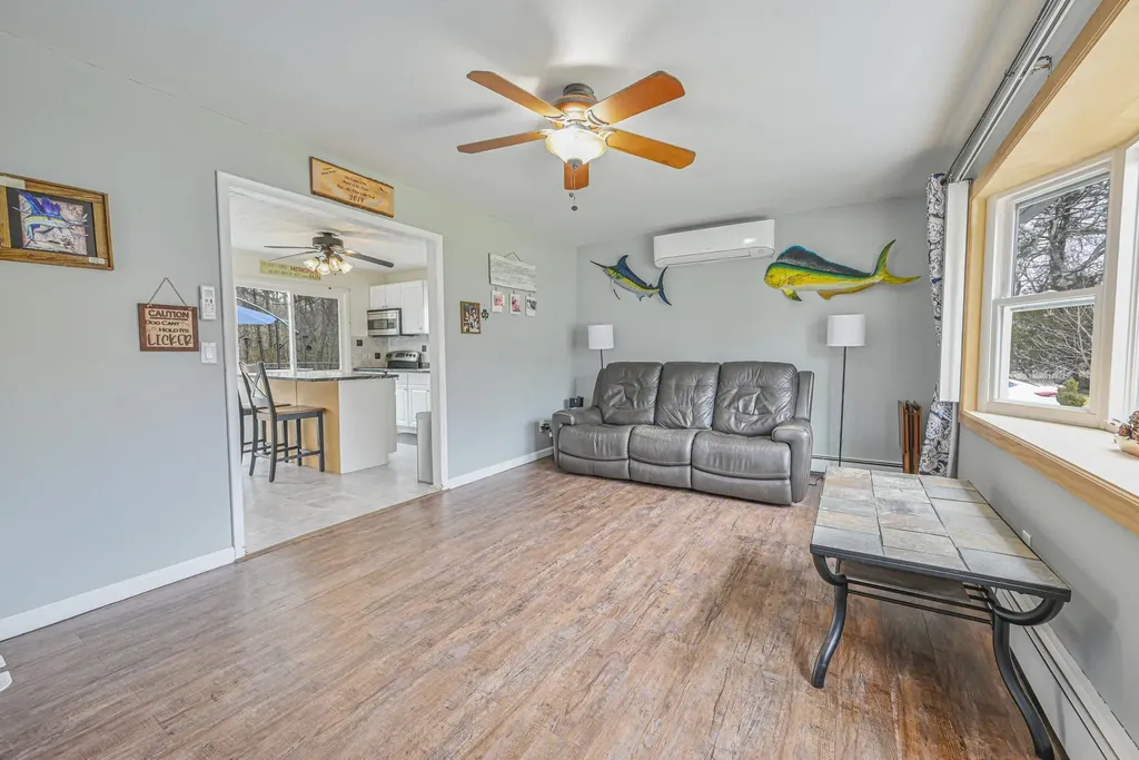 8 Lonscreek Place Mastic Beach NY 11951
