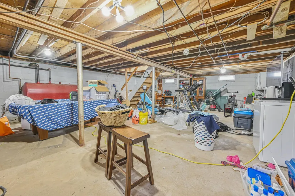 8 Lonscreek Place Mastic Beach NY 11951