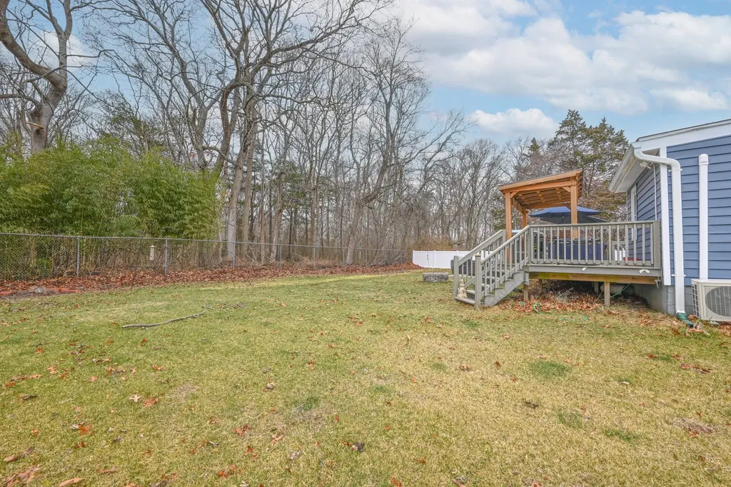 8 Lonscreek Place Mastic Beach NY 11951
