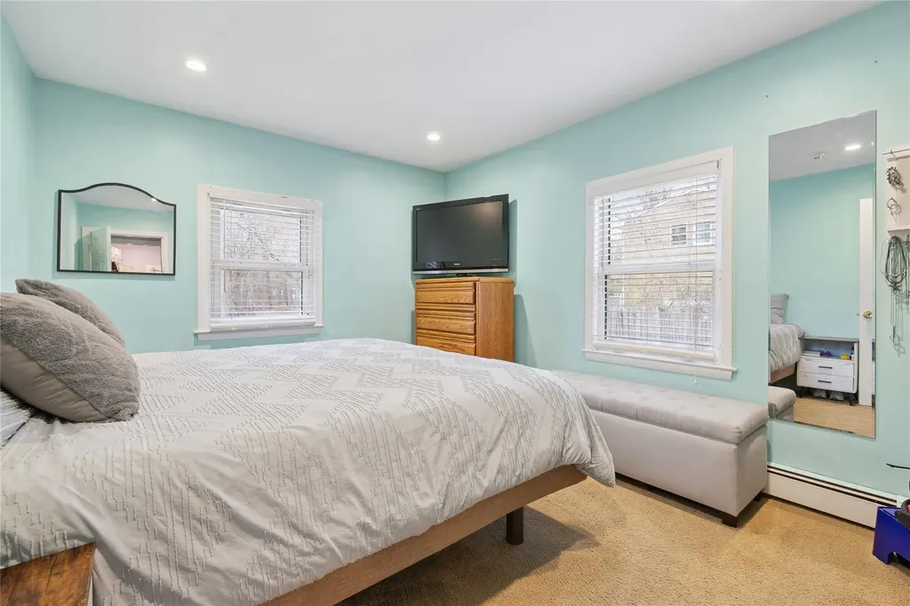 20 Ruth Lane Ridge NY 11961