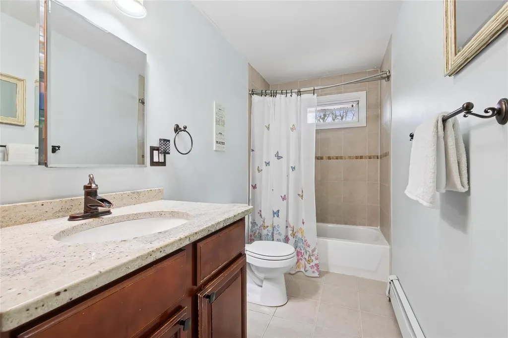 20 Ruth Lane Ridge NY 11961