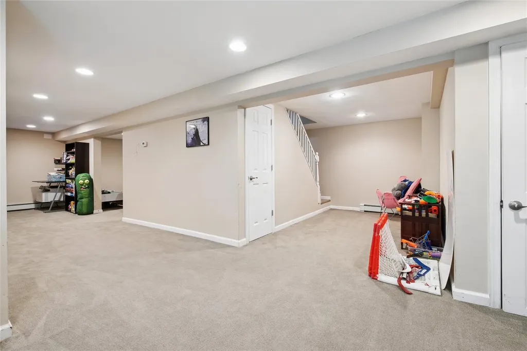 20 Ruth Lane Ridge NY 11961