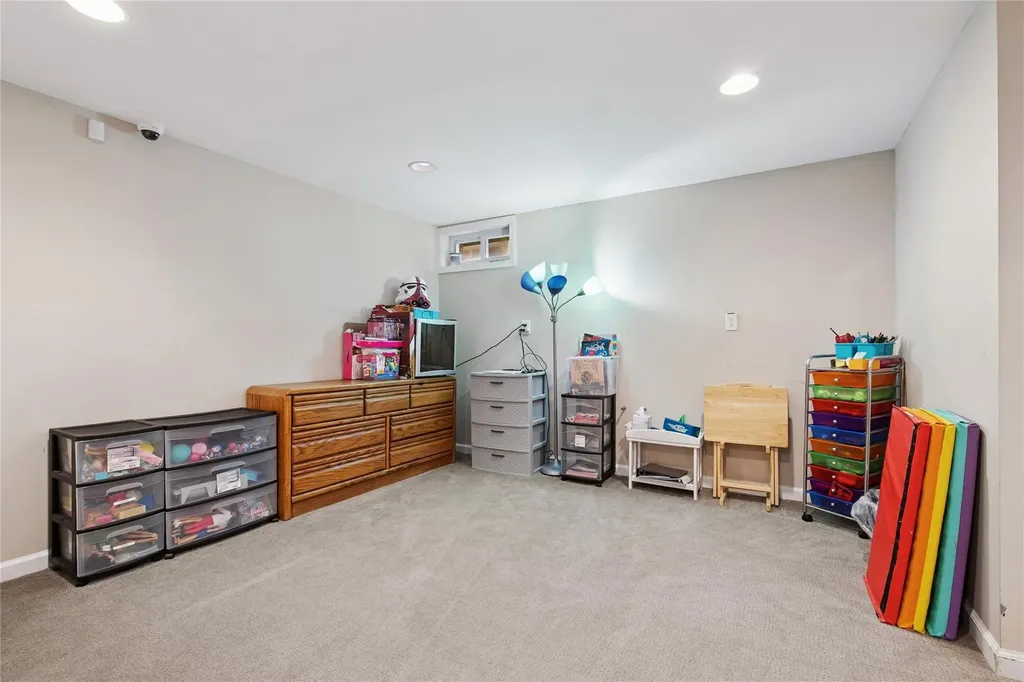 20 Ruth Lane Ridge NY 11961