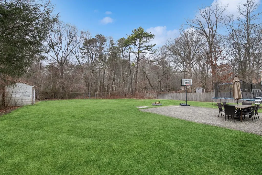 20 Ruth Lane Ridge NY 11961