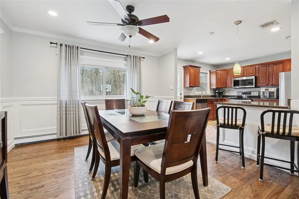 20 Ruth Lane Ridge NY 11961