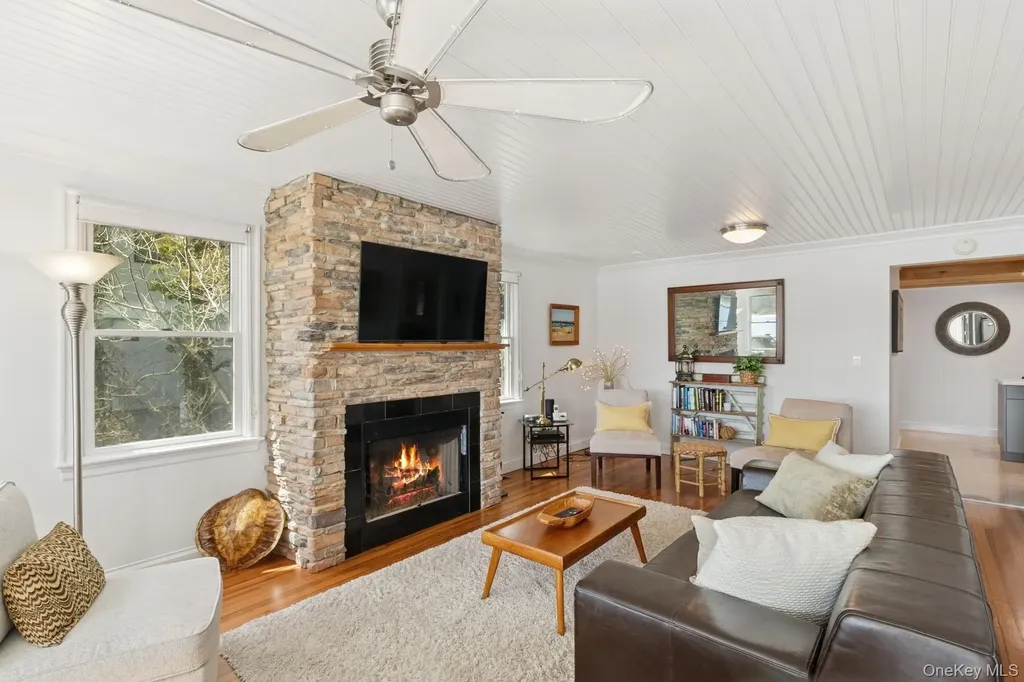 80 Towd Point Road Southampton NY 11968