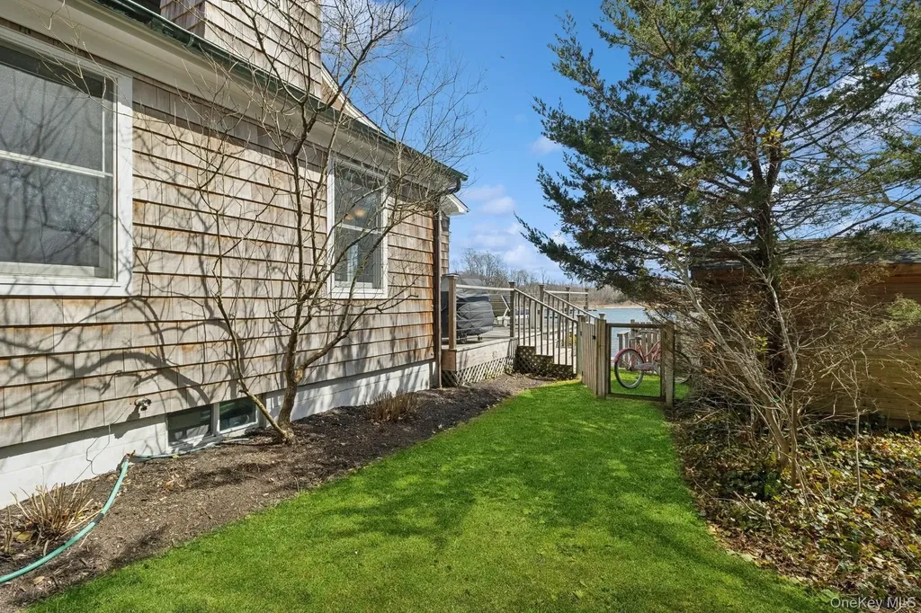 80 Towd Point Road Southampton NY 11968