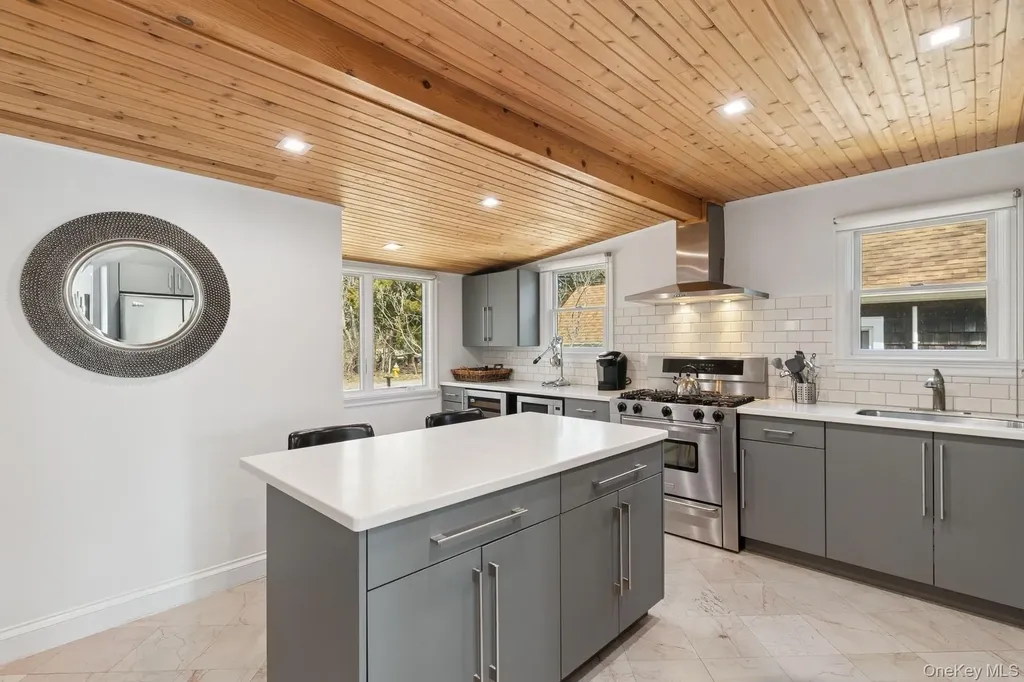 80 Towd Point Road Southampton NY 11968